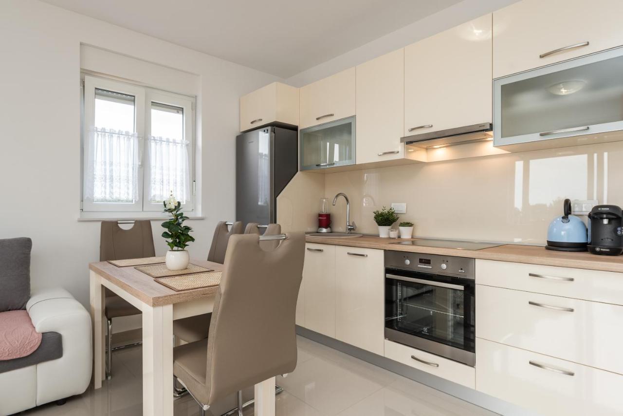 Zoran Brand New Modern Apartments Мандре Екстериор снимка
