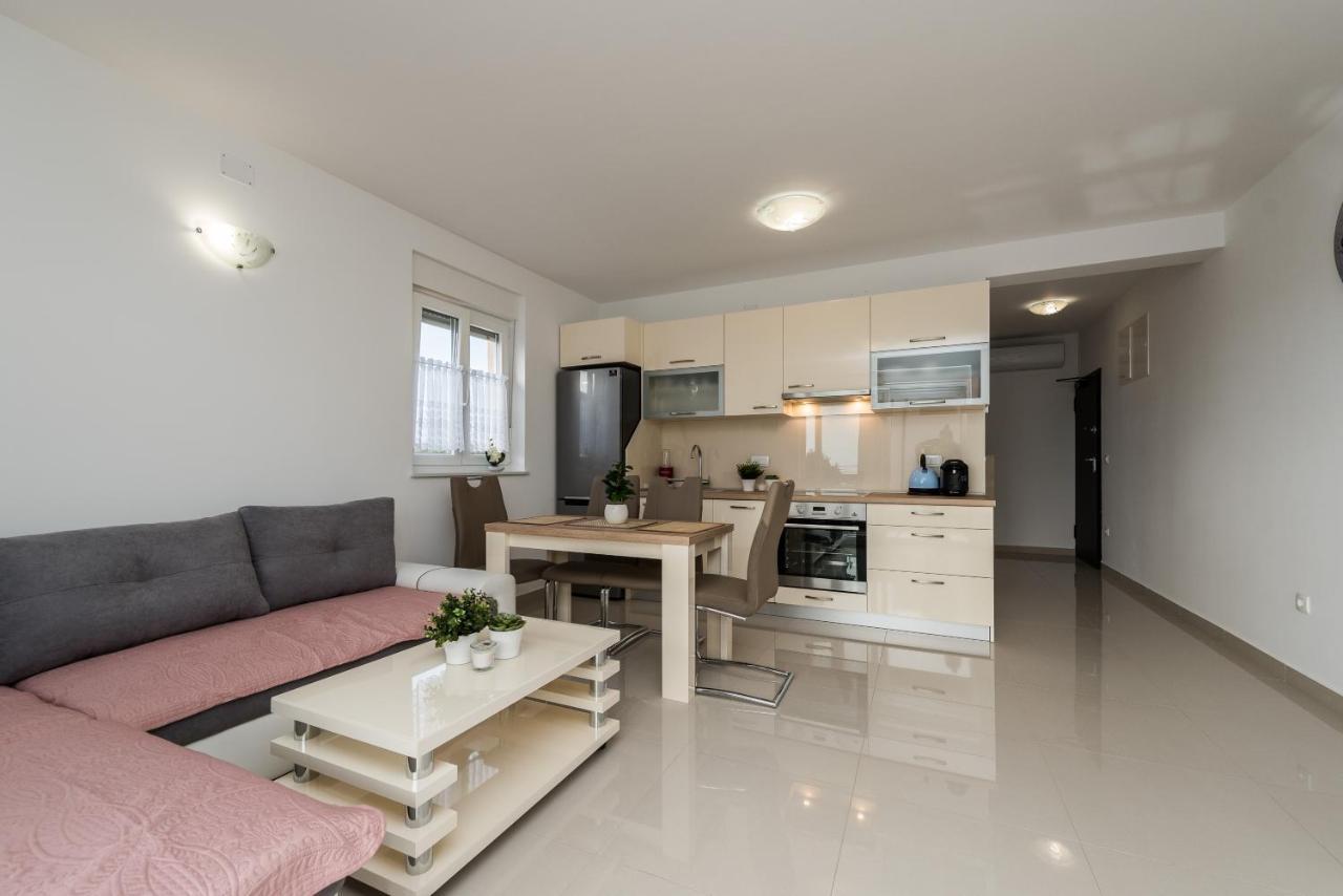 Zoran Brand New Modern Apartments Мандре Екстериор снимка