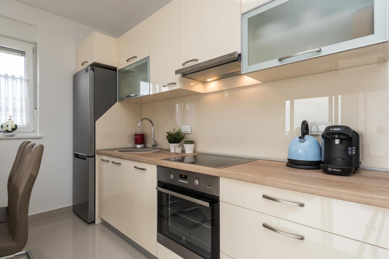 Zoran Brand New Modern Apartments Мандре Екстериор снимка