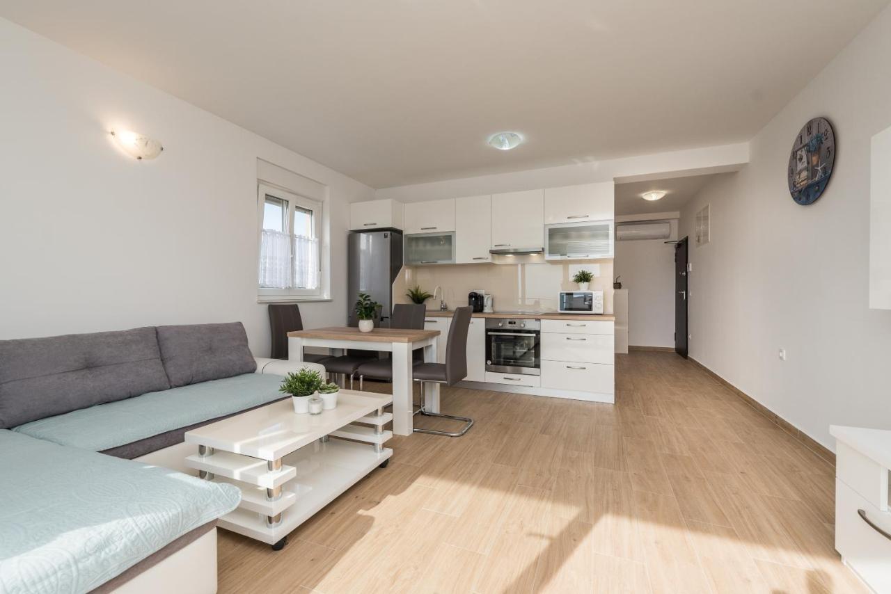 Zoran Brand New Modern Apartments Мандре Екстериор снимка