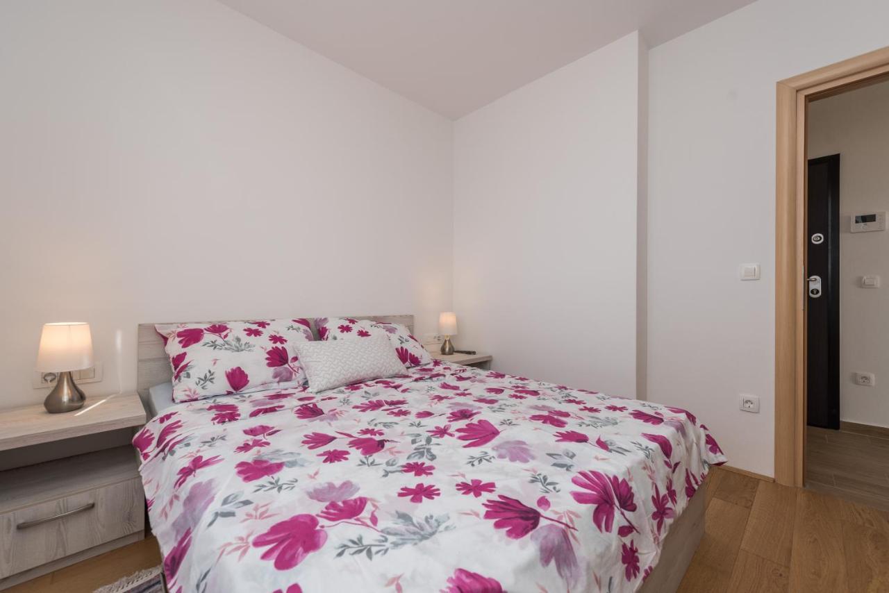 Zoran Brand New Modern Apartments Мандре Екстериор снимка