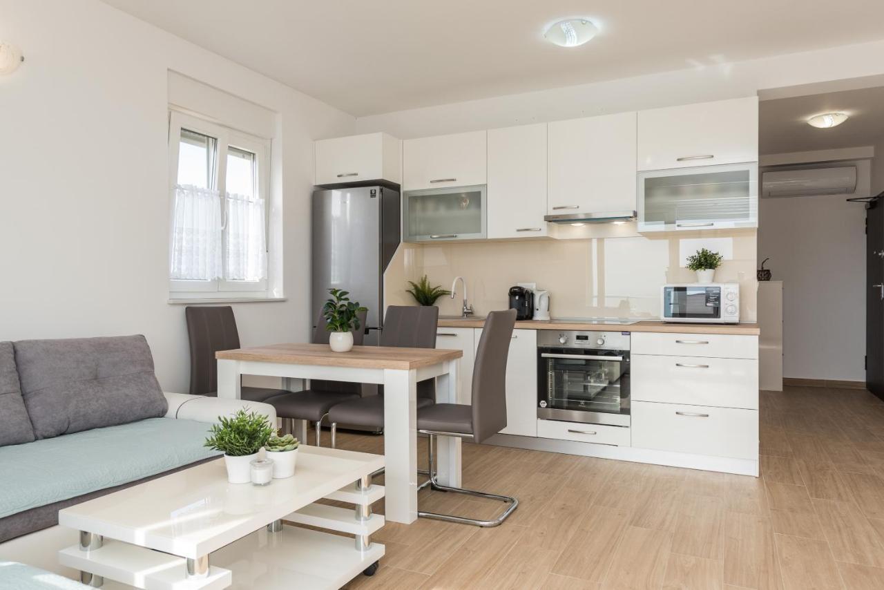 Zoran Brand New Modern Apartments Мандре Екстериор снимка